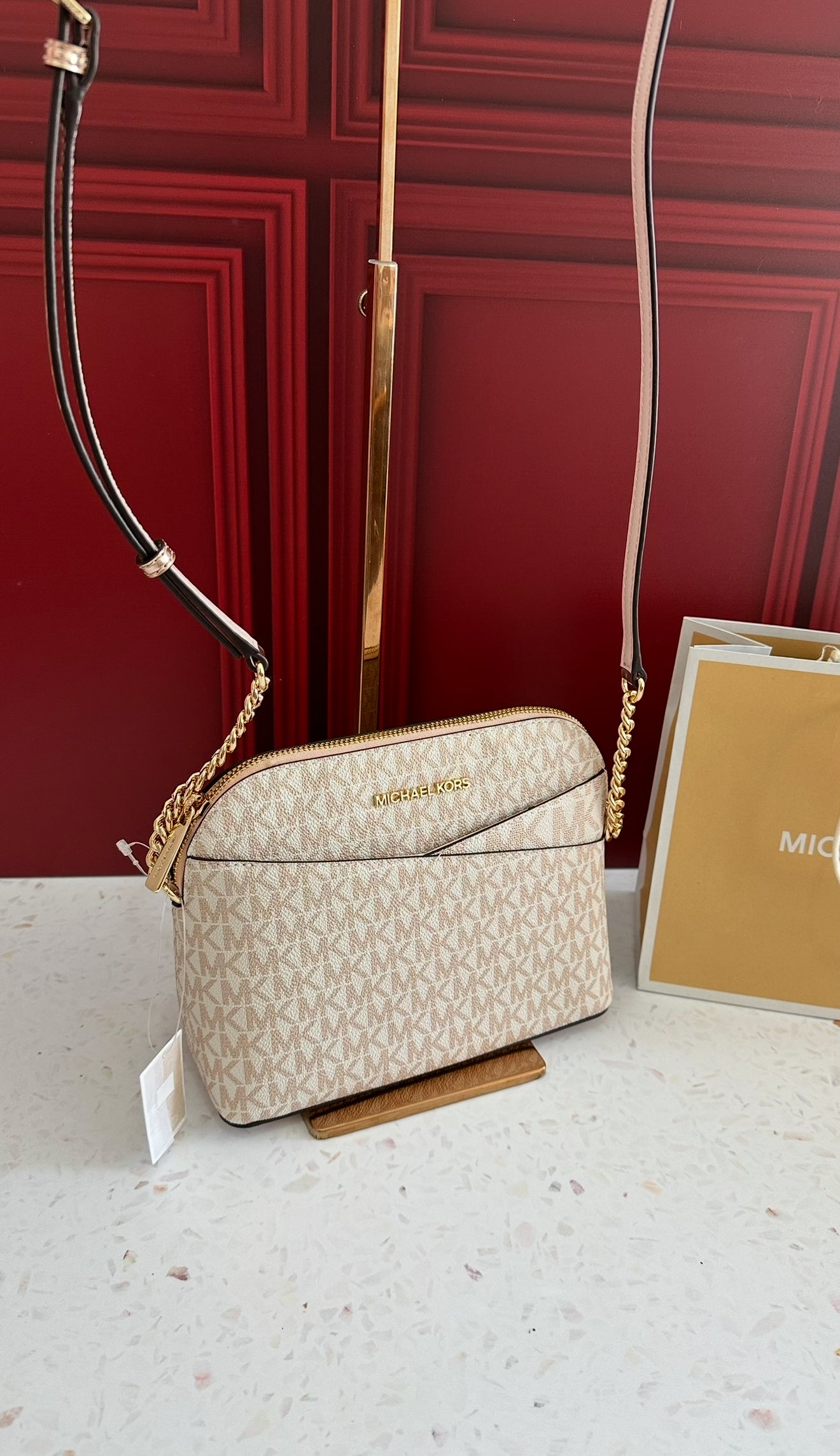 Jet Set Travel Medium Dome Crossbody Bag