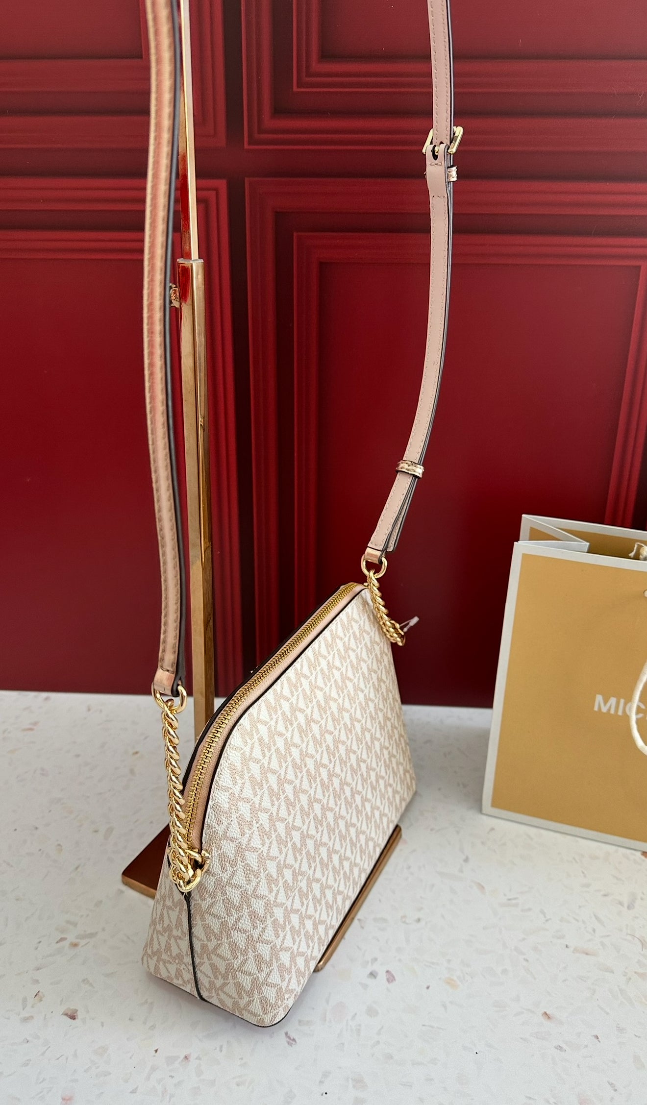 Jet Set Travel Medium Dome Crossbody Bag
